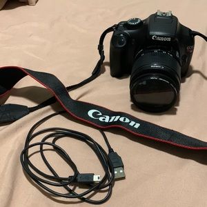 Canon EOS Rebel T3 with Camera Bag